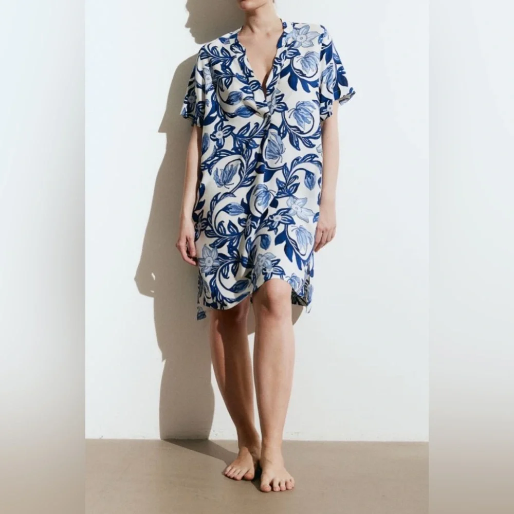 Like New. Tunic Floral Blue and White Dress - Picture 2 of 6